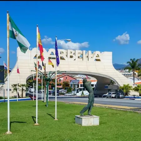 Encantador Junto Paseo Maritimo Y Puerto Banus *